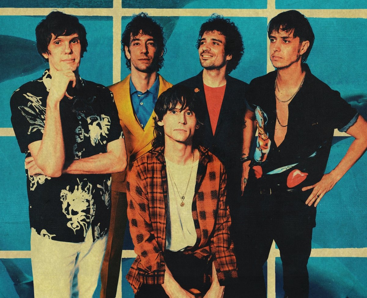 TheStrokes_Press_01_HR_28129_1200_974.jpg